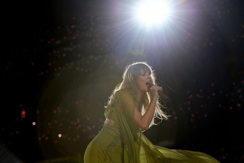 Taylor Swift — July 8 - Kansas City, Missouri — photo 50