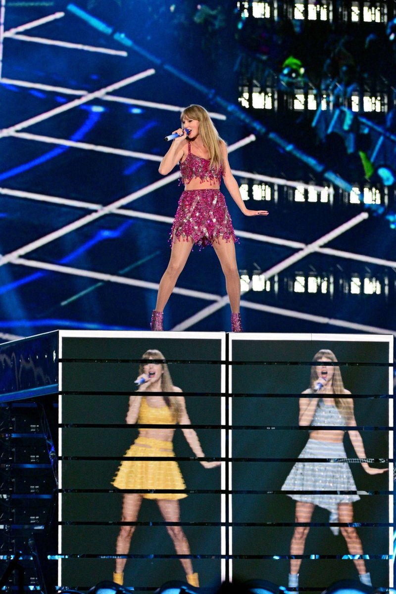 Taylor Swift — July 8 - Kansas City, Missouri — photo 61