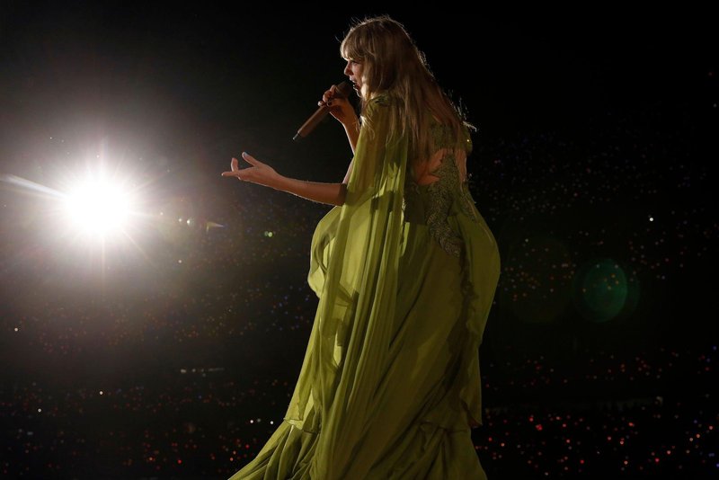 Taylor Swift — June 2 - Chicago, Illinois — photo 16
