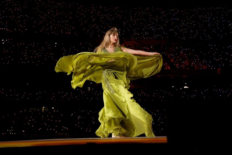 Taylor Swift — June 2 - Chicago, Illinois — photo 17
