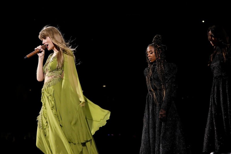 Taylor Swift — June 2 - Chicago, Illinois — photo 21