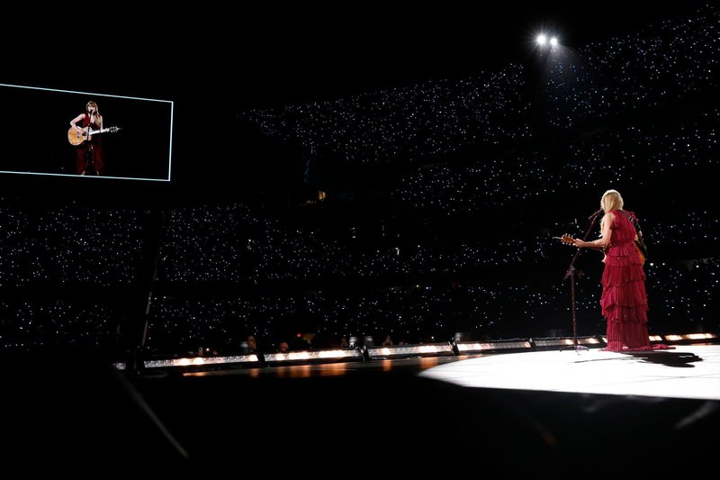 Taylor Swift — June 2 - Chicago, Illinois — photo 35