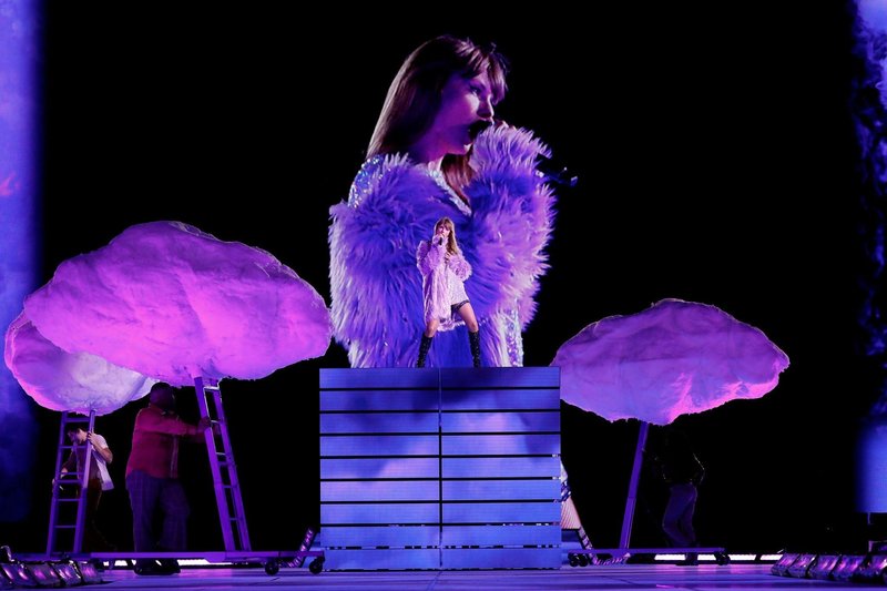 Taylor Swift — June 2 - Chicago, Illinois — photo 38