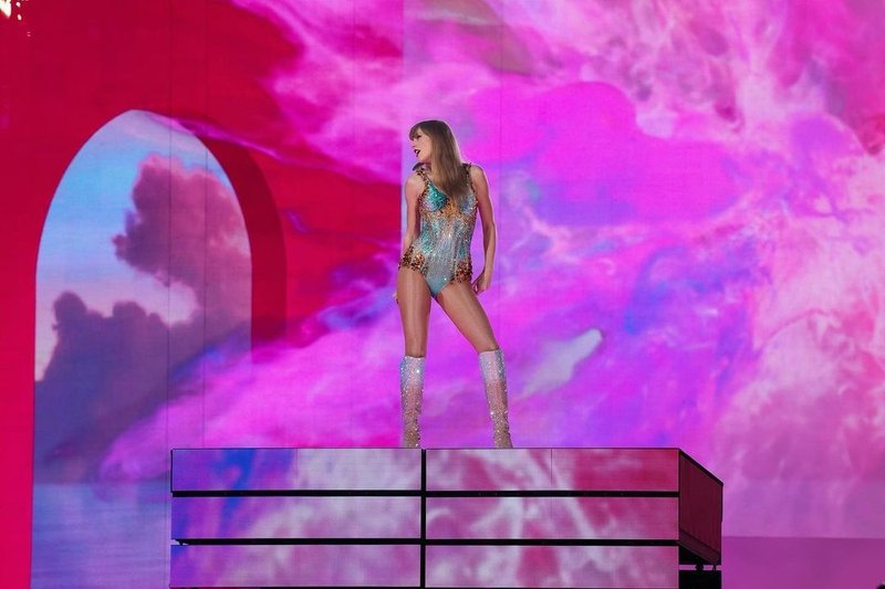 Taylor Swift — June 23 - Minneapolis, Minnesota — photo 3