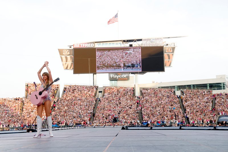 Taylor Swift — June 30 -  Cincinnati, Ohio — photo 37
