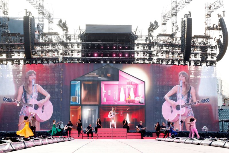 Taylor Swift — June 30 -  Cincinnati, Ohio — photo 87