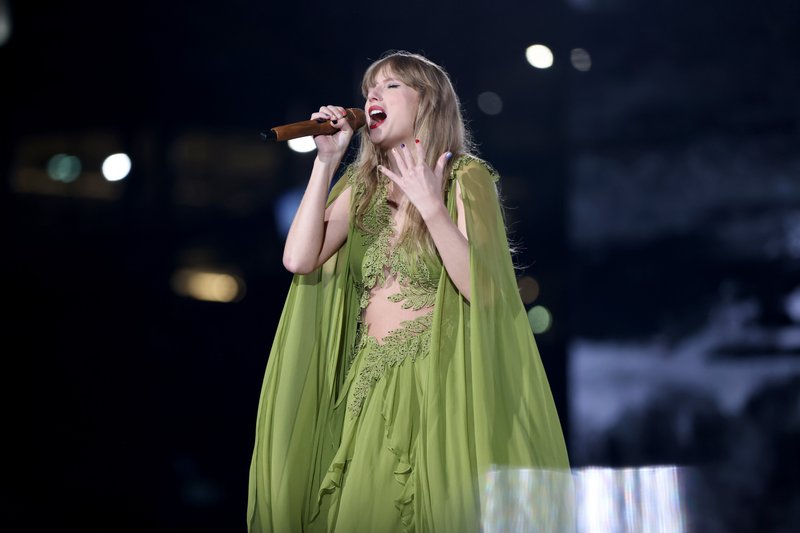 Taylor Swift — June 9 - Detroit, Michigan — photo 13