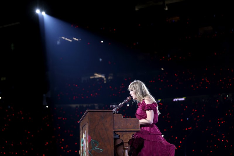 Taylor Swift — June 9 - Detroit, Michigan — photo 15