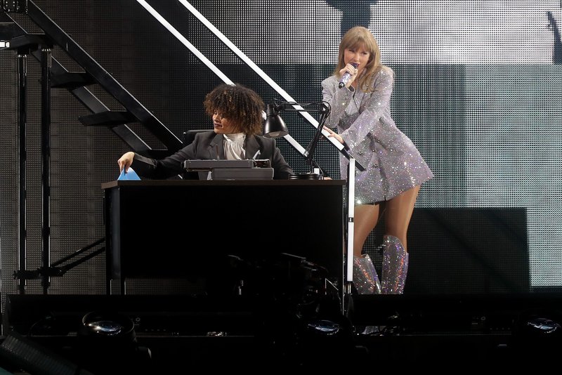 Taylor Swift — March 17 - Glendale, Arizona — photo 48