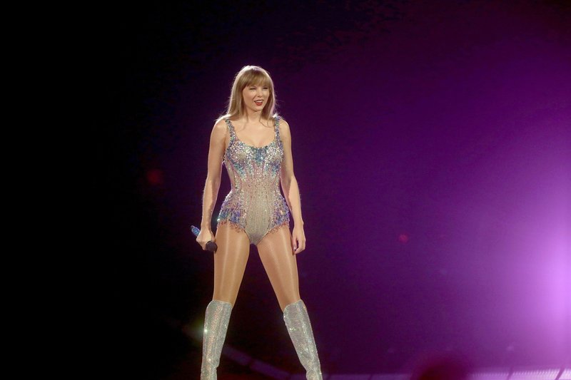 Taylor Swift — March 17 - Glendale, Arizona — photo 50