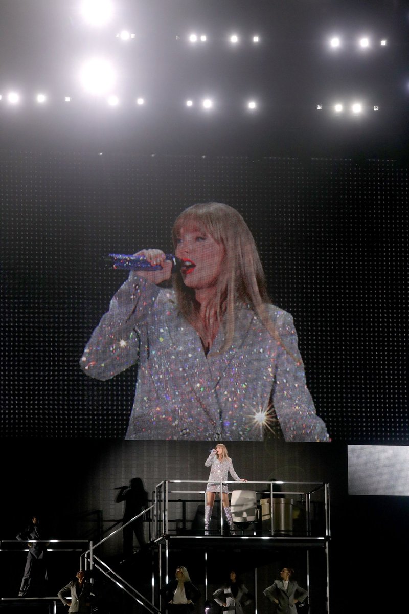 Taylor Swift — March 17 - Glendale, Arizona — photo 56
