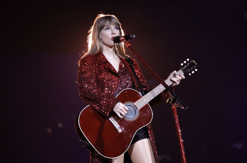 Taylor Swift — March 17 - Glendale, Arizona — photo 60