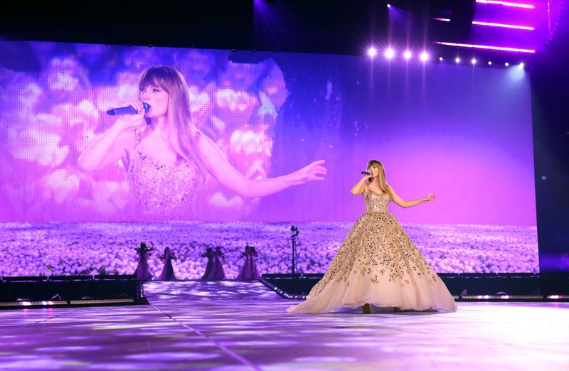 Taylor Swift — March 17 - Glendale, Arizona — photo 65