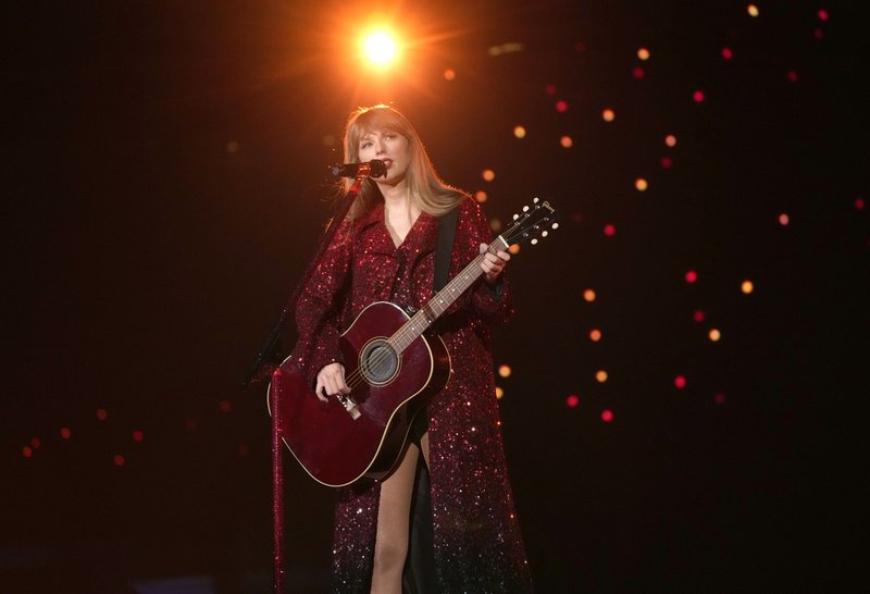 Taylor Swift — March 17 - Glendale, Arizona — photo 82