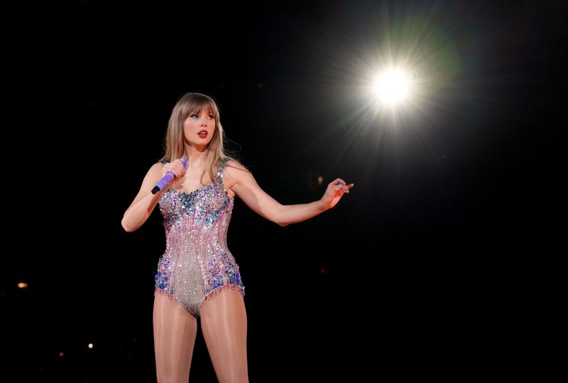Taylor Swift — March 17 - Glendale, Arizona — photo 101