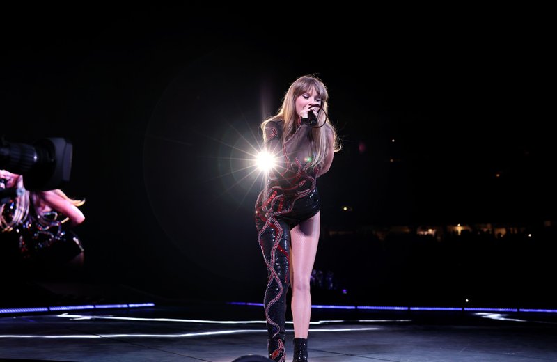 Taylor Swift — March 17 - Glendale, Arizona — photo 115