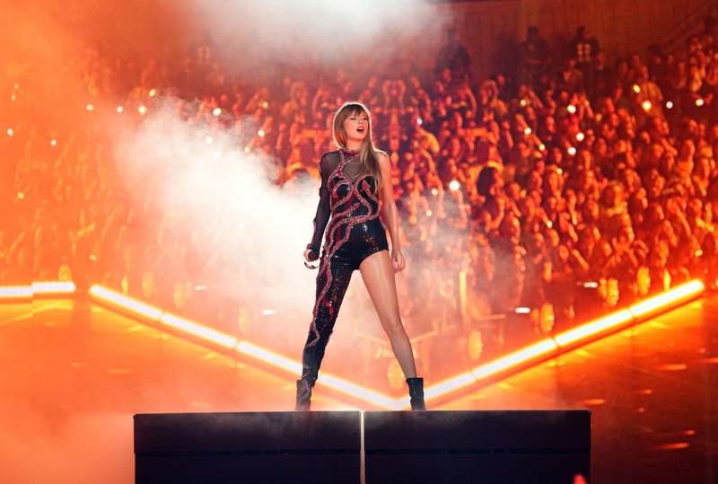 Taylor Swift — March 17 - Glendale, Arizona — photo 122