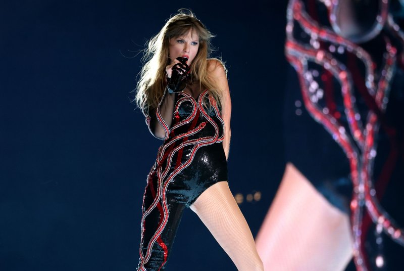 Taylor Swift — March 17 - Glendale, Arizona — photo 128