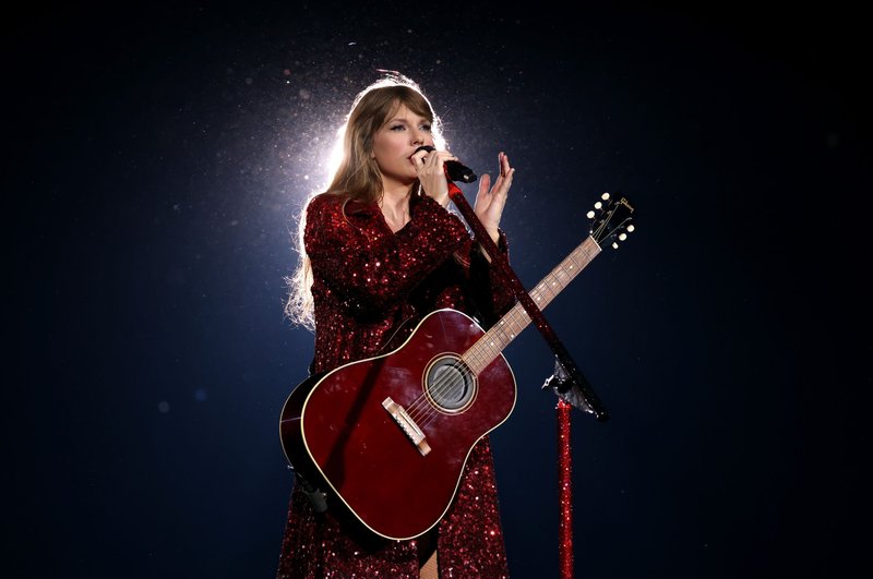 Taylor Swift — March 17 - Glendale, Arizona — photo 129