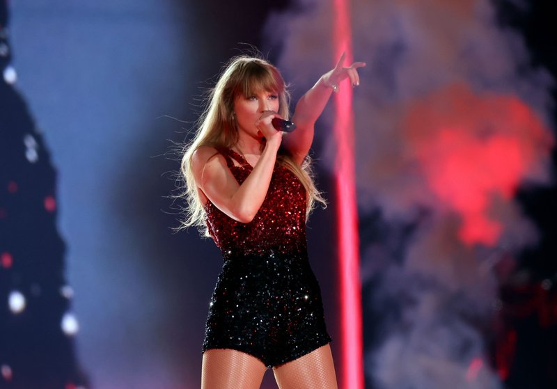 Taylor Swift — March 17 - Glendale, Arizona — photo 131