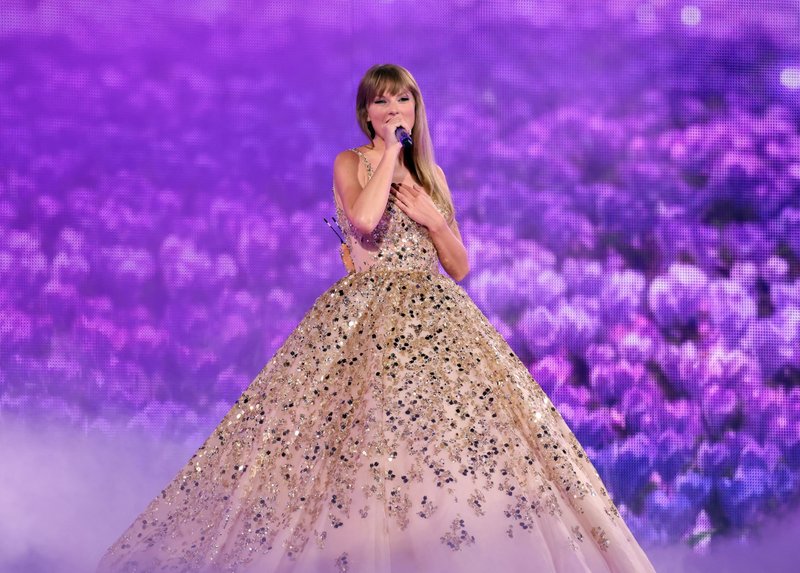 Taylor Swift — March 17 - Glendale, Arizona — photo 132