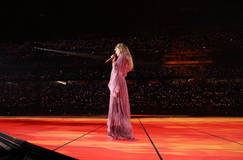 Taylor Swift — March 17 - Glendale, Arizona — photo 134
