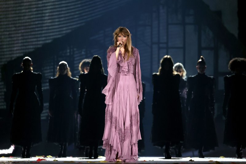 Taylor Swift — March 17 - Glendale, Arizona — photo 147
