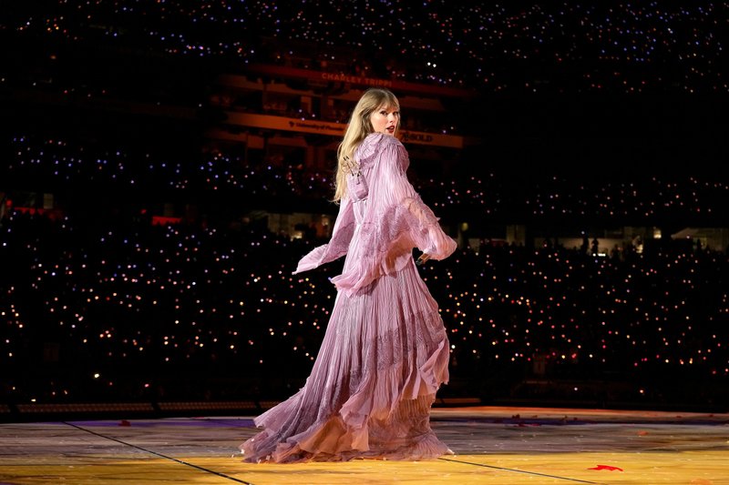 Taylor Swift — March 17 - Glendale, Arizona — photo 154