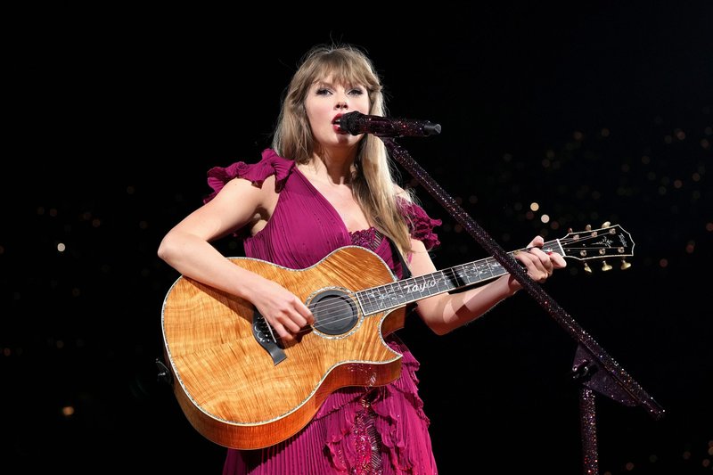 Taylor Swift — March 17 - Glendale, Arizona — photo 155