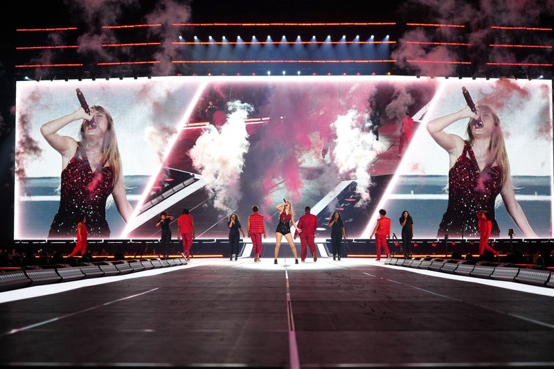 Taylor Swift — March 17 - Glendale, Arizona — photo 161