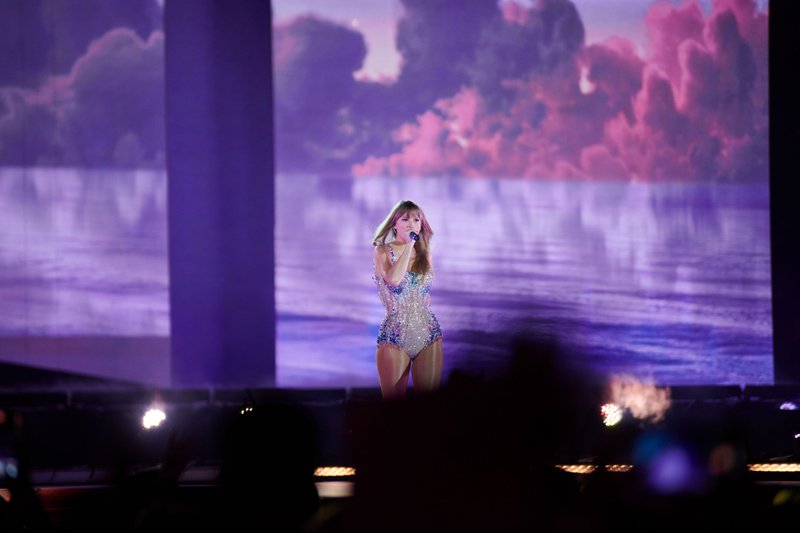 Taylor Swift — March 17 - Glendale, Arizona — photo 187