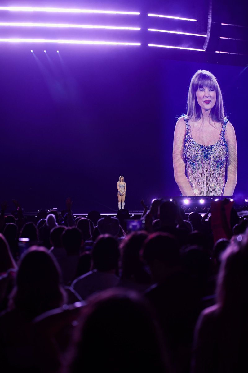 Taylor Swift — March 17 - Glendale, Arizona — photo 190