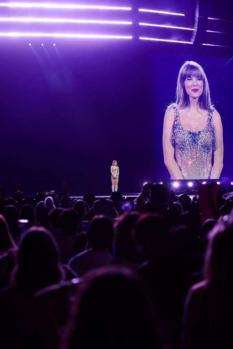 Taylor Swift — March 17 - Glendale, Arizona — photo 238