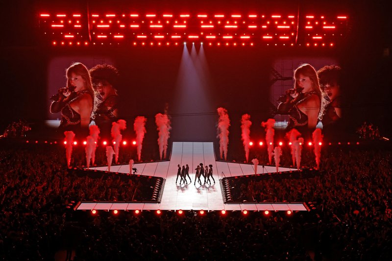 Taylor Swift — March 18 - Glendale, Arizona — photo 9