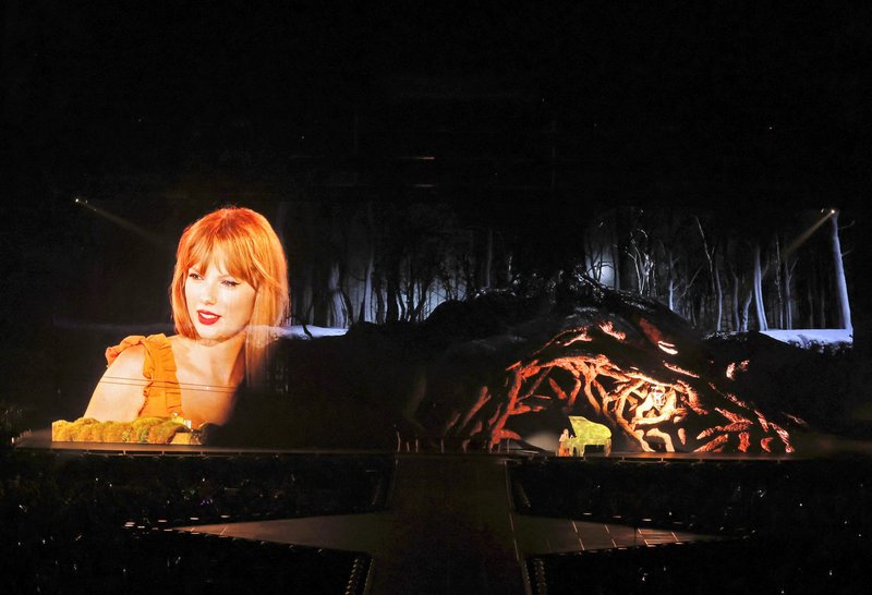 Taylor Swift — March 18 - Glendale, Arizona — photo 15