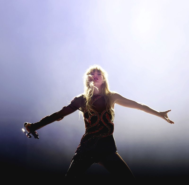 Taylor Swift — March 18 - Glendale, Arizona — photo 18