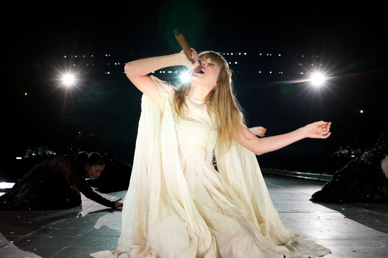 Taylor Swift — March 18 - Glendale, Arizona — photo 29