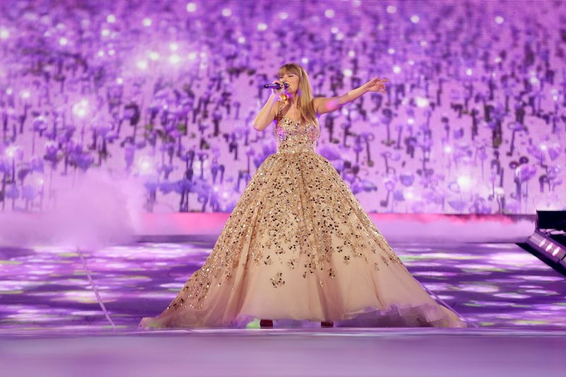 Taylor Swift — March 31 - Arlington, Texas — photo 2