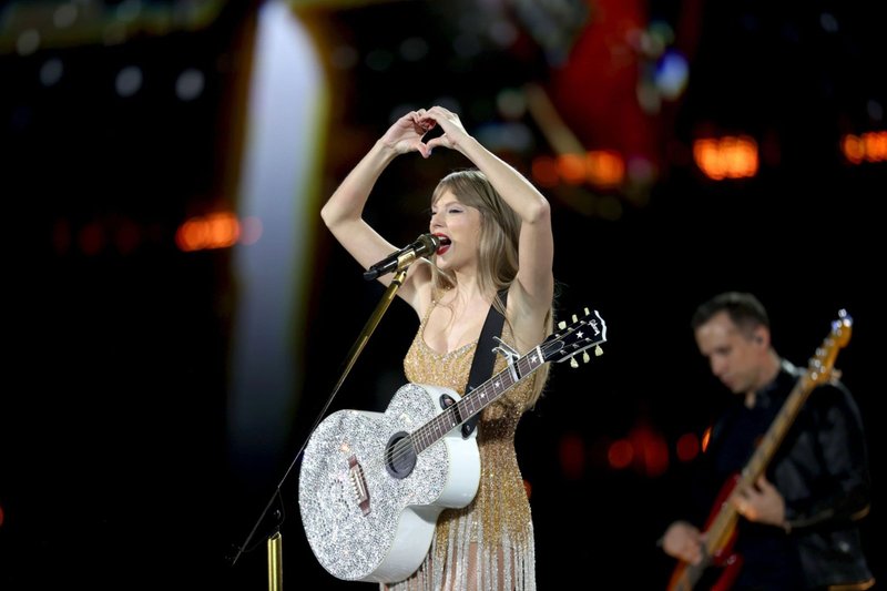 Taylor Swift — March 31 - Arlington, Texas — photo 6
