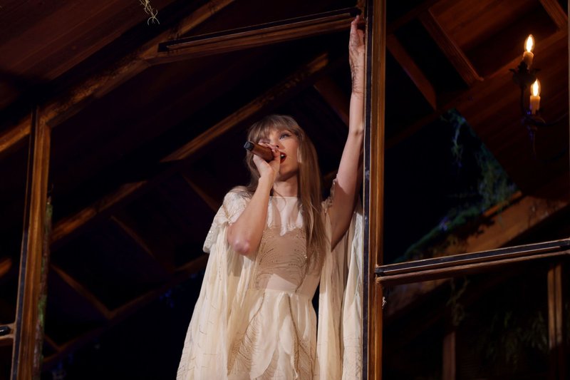 Taylor Swift — March 31 - Arlington, Texas — photo 11