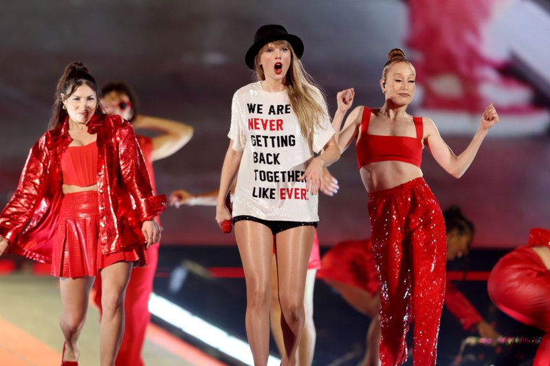Taylor Swift — March 31 - Arlington, Texas — photo 13