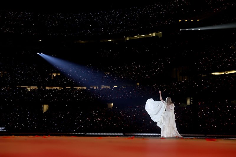 Taylor Swift — March 31 - Arlington, Texas — photo 17