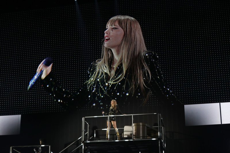 Taylor Swift — March 31 - Arlington, Texas — photo 26