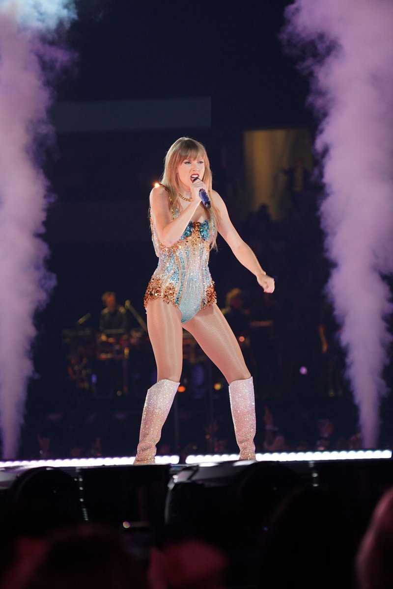Taylor Swift — March 31 - Arlington, Texas — photo 40