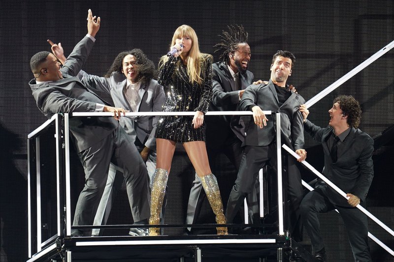 Taylor Swift — March 31 - Arlington, Texas — photo 56