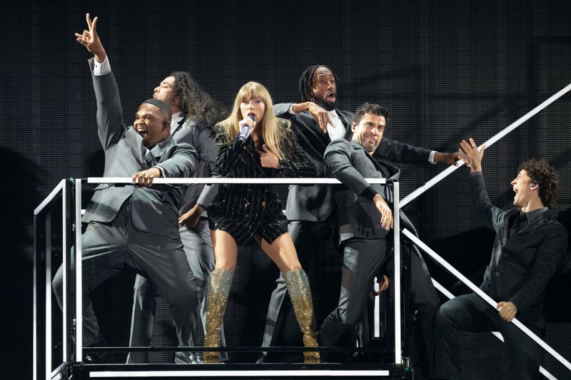 Taylor Swift — March 31 - Arlington, Texas — photo 75