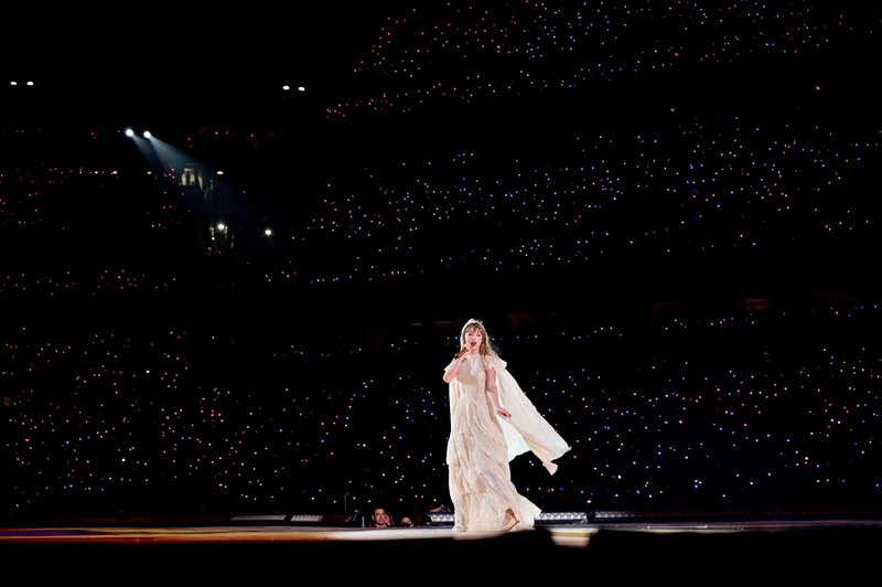 Taylor Swift — May 12 -  Philadelphia, Pennsylvania — photo 8
