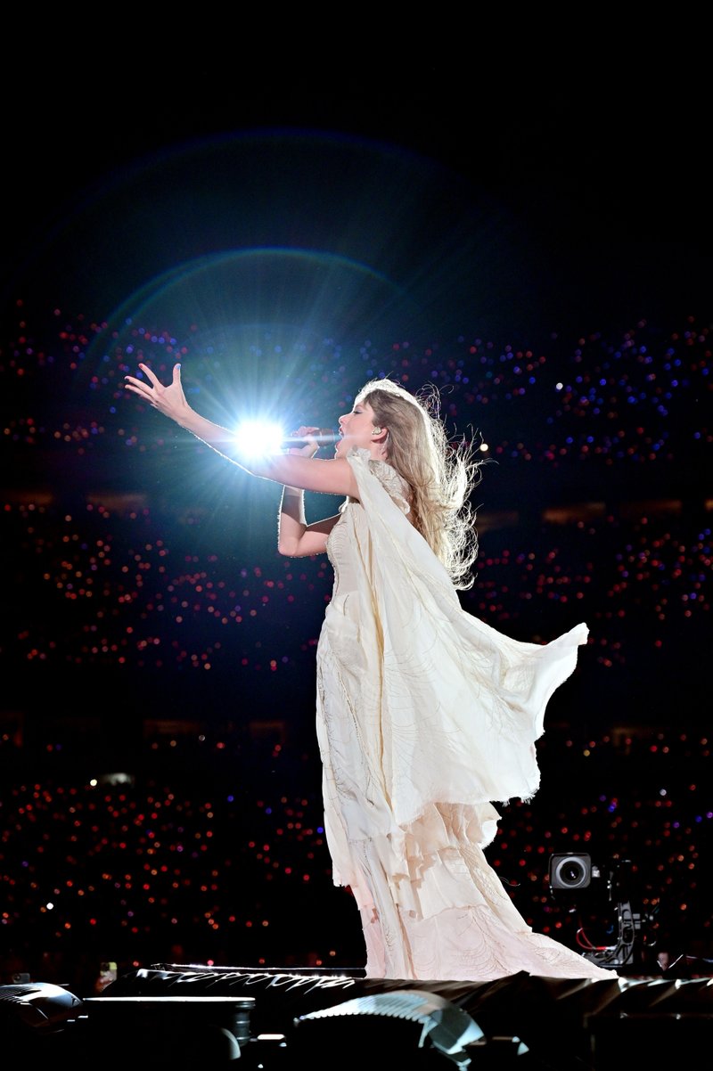 Taylor Swift — May 12 -  Philadelphia, Pennsylvania — photo 10
