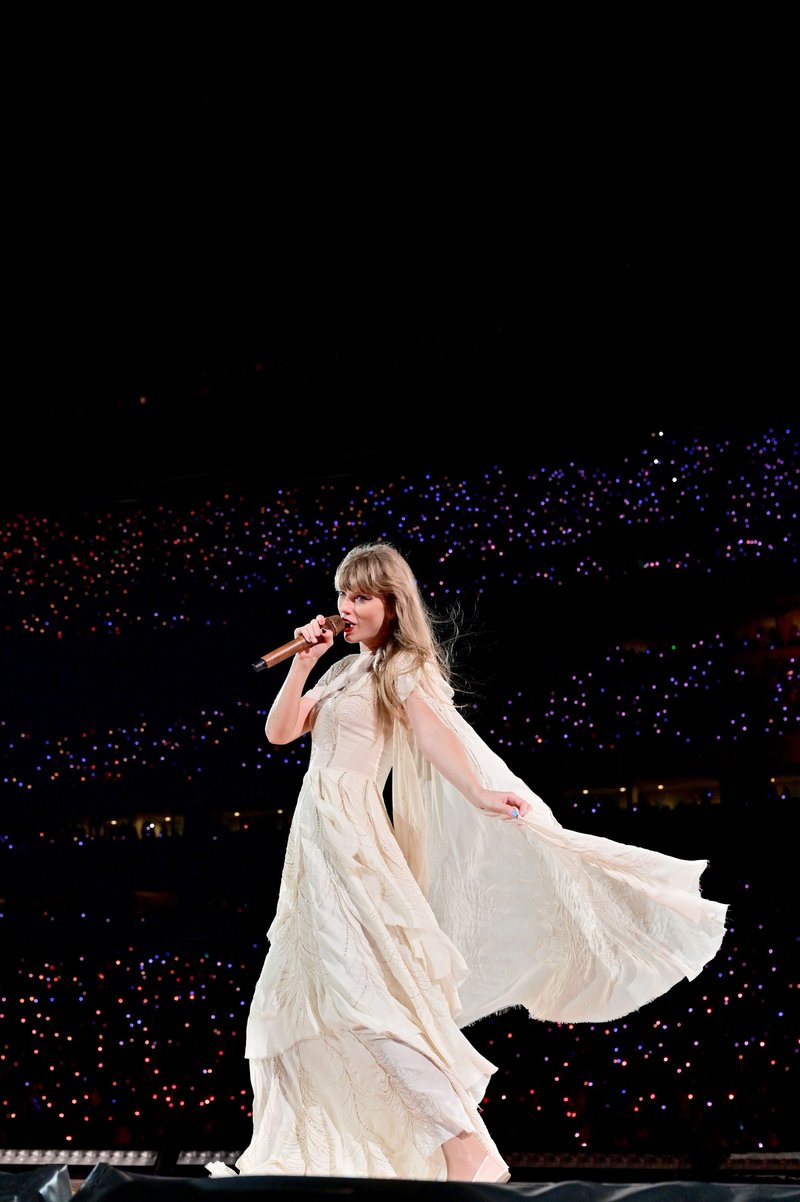 Taylor Swift — May 12 -  Philadelphia, Pennsylvania — photo 12