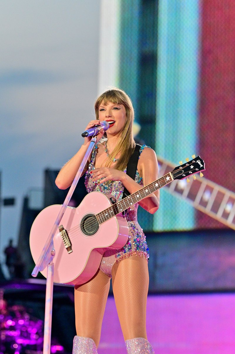 Taylor Swift — May 12 -  Philadelphia, Pennsylvania — photo 16